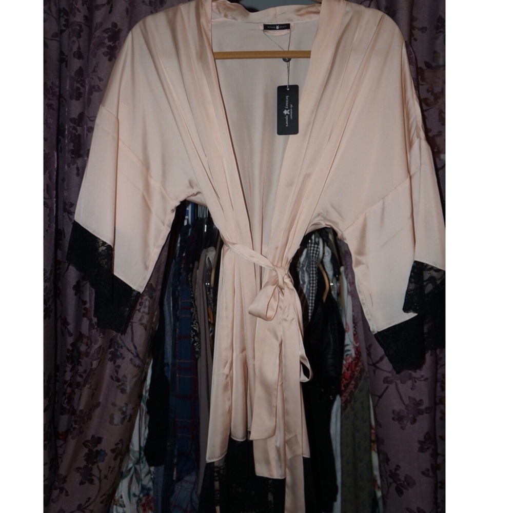 Britney Spears pink and black kimono
